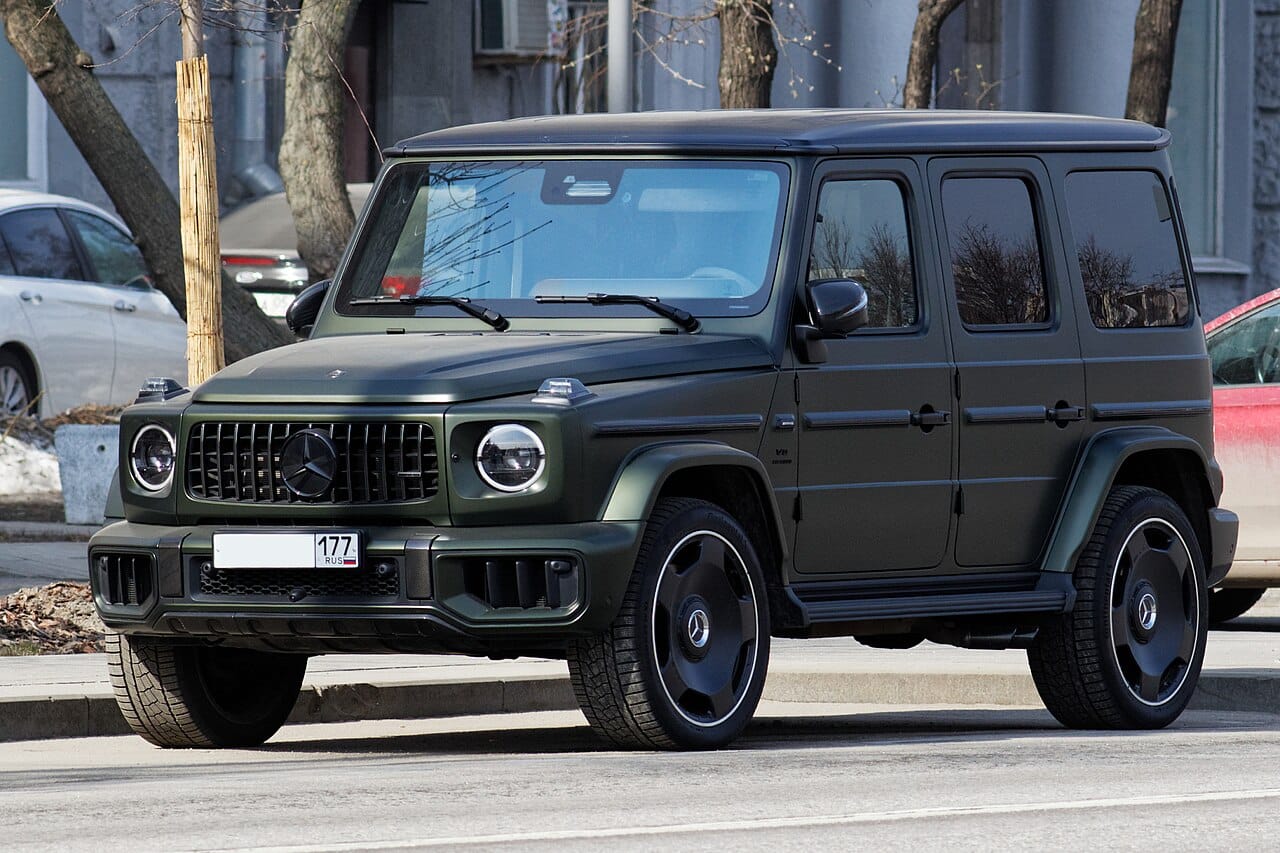 Cars for Sale in Dubai: How to Find Real Deals premium car image 1
